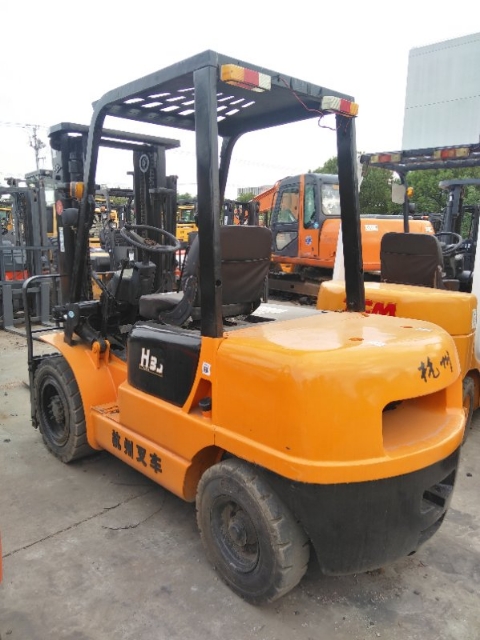 二收叉車回收租賃中遇到維修周期慢怎么辦？